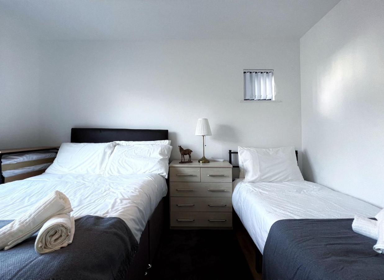 Apartament Retro Seaside Apt With Patio Swansea Zewnętrze zdjęcie